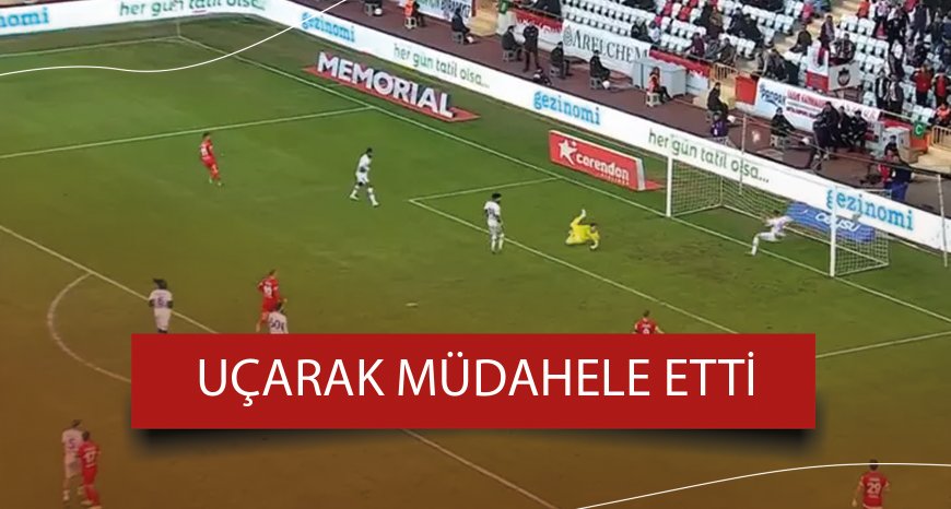 Antalyaspor Trabzonspor maçında inanılması güç an! Topa uçarak müdahale yaptı...
